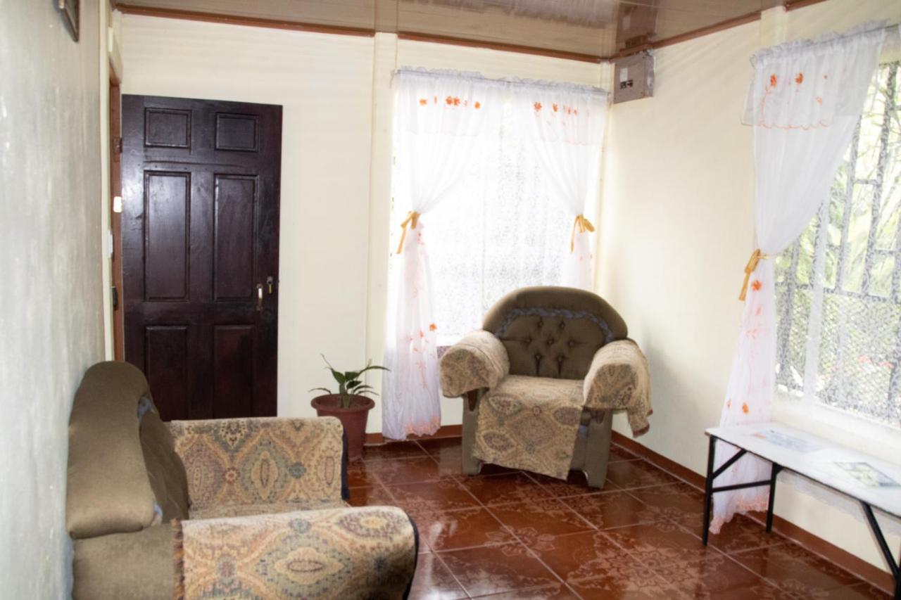 The Corner House Apartment Tortuguero Luaran gambar