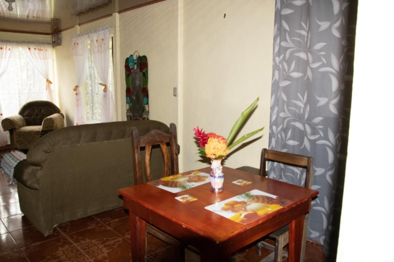 The Corner House Apartment Tortuguero Luaran gambar