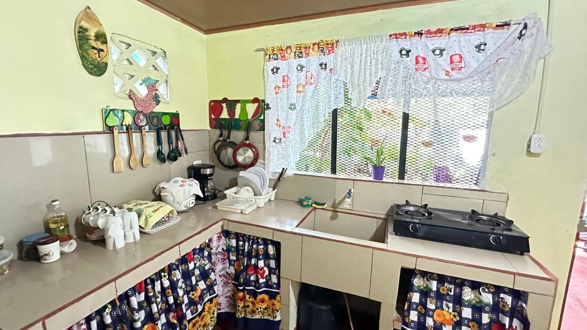 The Corner House Apartment Tortuguero Luaran gambar