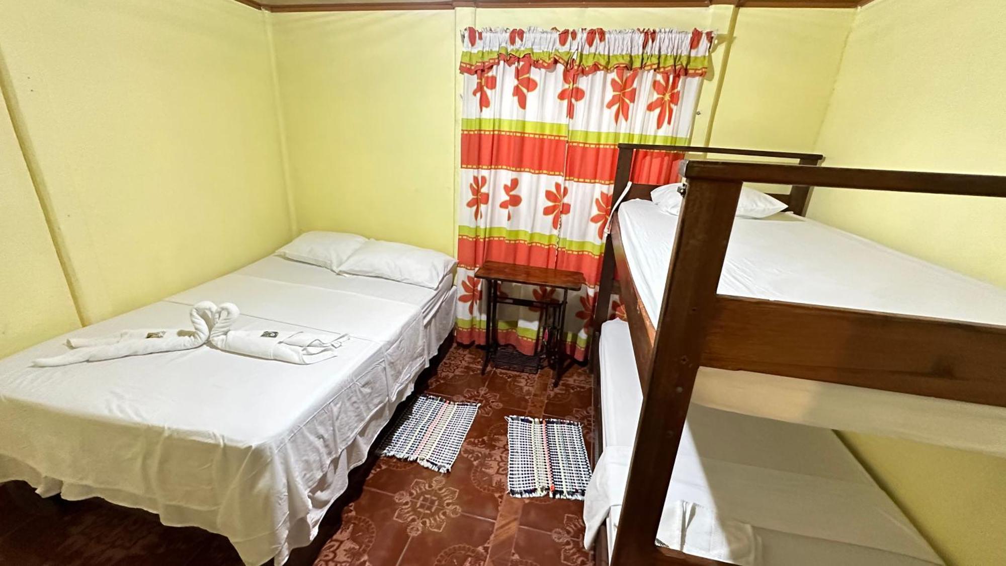 The Corner House Apartment Tortuguero Luaran gambar