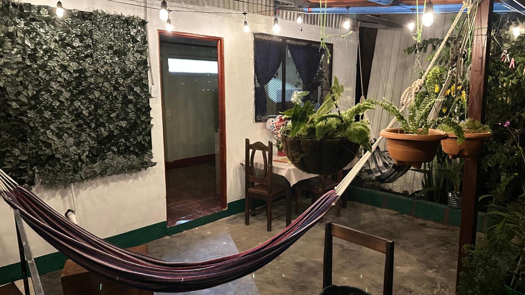 The Corner House Apartment Tortuguero Luaran gambar